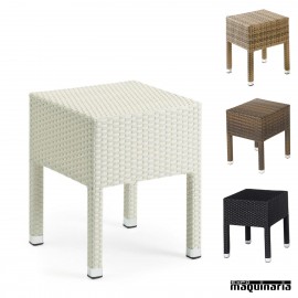 Taburete bajo de rattan IM4552