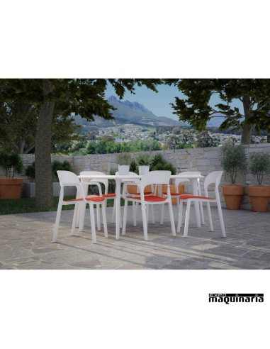 Sillas plastico terraza REONA ambiente