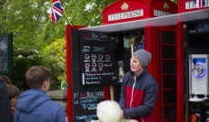 Vender café en una cabina de teléfono ya es posible