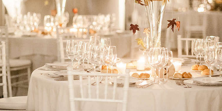 disposicion de mesas para un banquete de boda