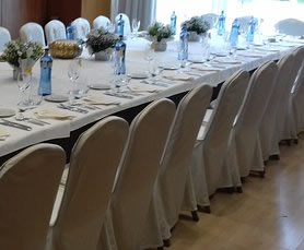 mesa imperial para banquete de empresa