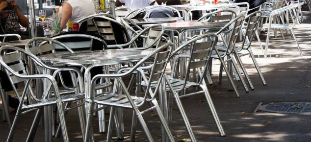 Sillas y Terraza de aluminio